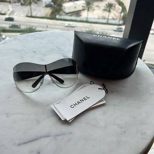 CHANEL Womens Diamante Designer Sunglasses White Shield SKI 4114 287/8G 18139